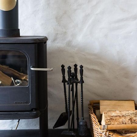 The Workshop- Eco Cottage By The Coastal Path Goodwick Exterior photo