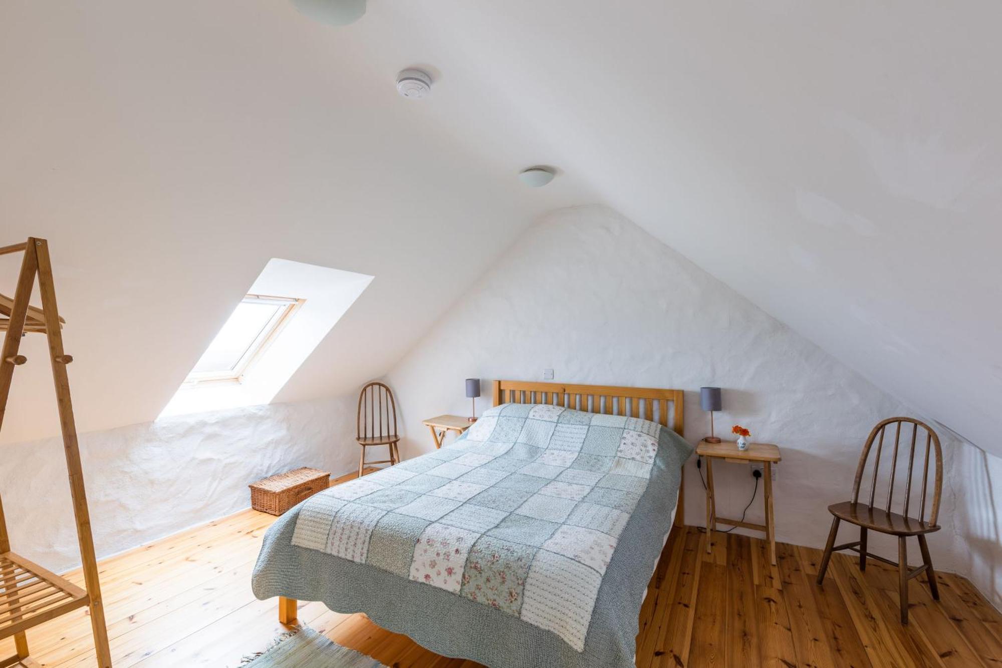 The Workshop- Eco Cottage By The Coastal Path Goodwick Exterior photo