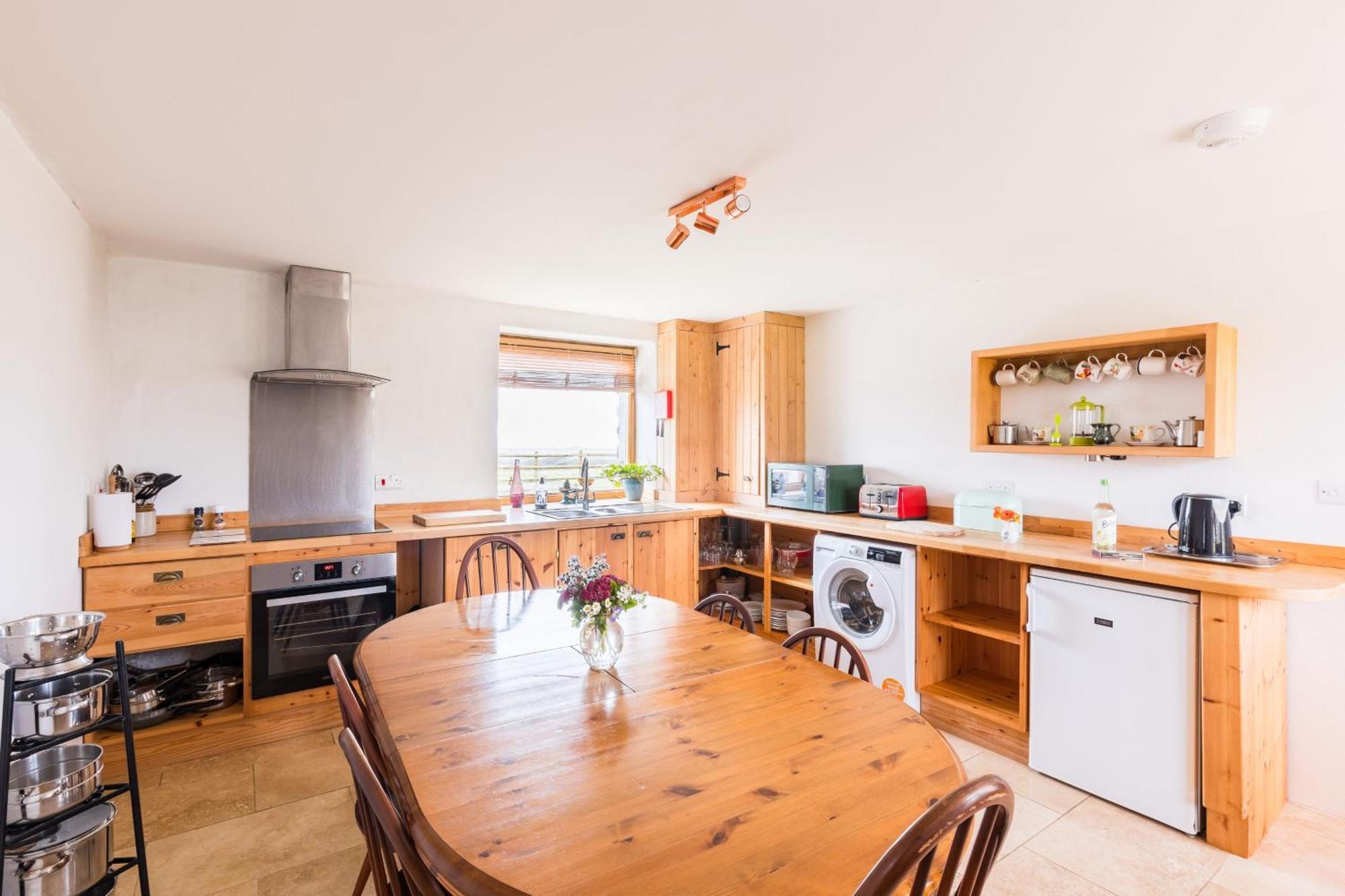 The Workshop- Eco Cottage By The Coastal Path Goodwick Exterior photo