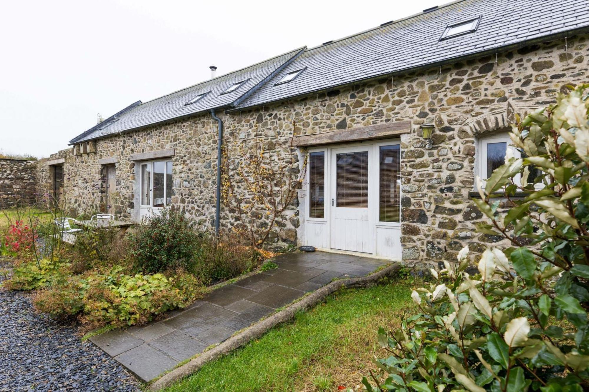 The Workshop- Eco Cottage By The Coastal Path Goodwick Exterior photo